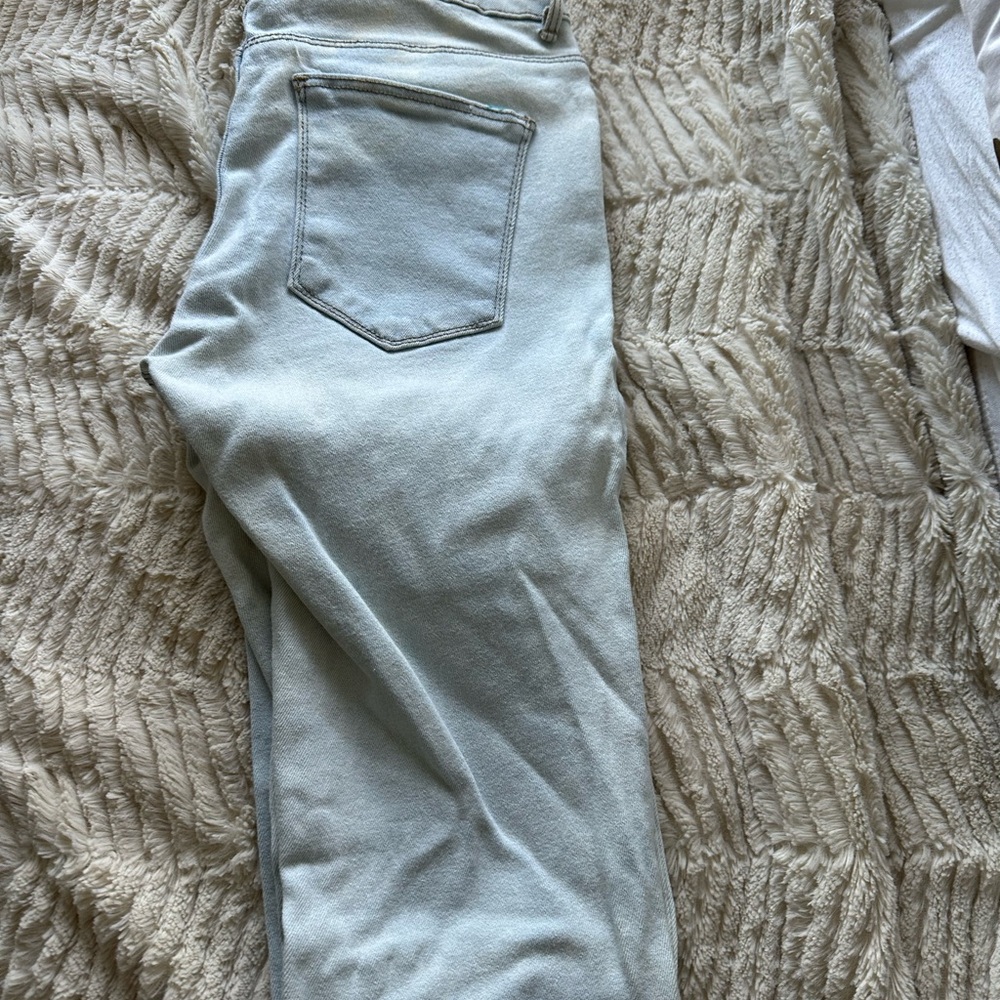 Silence & noise high rise skinny twig  Light Blue distressed Jeans